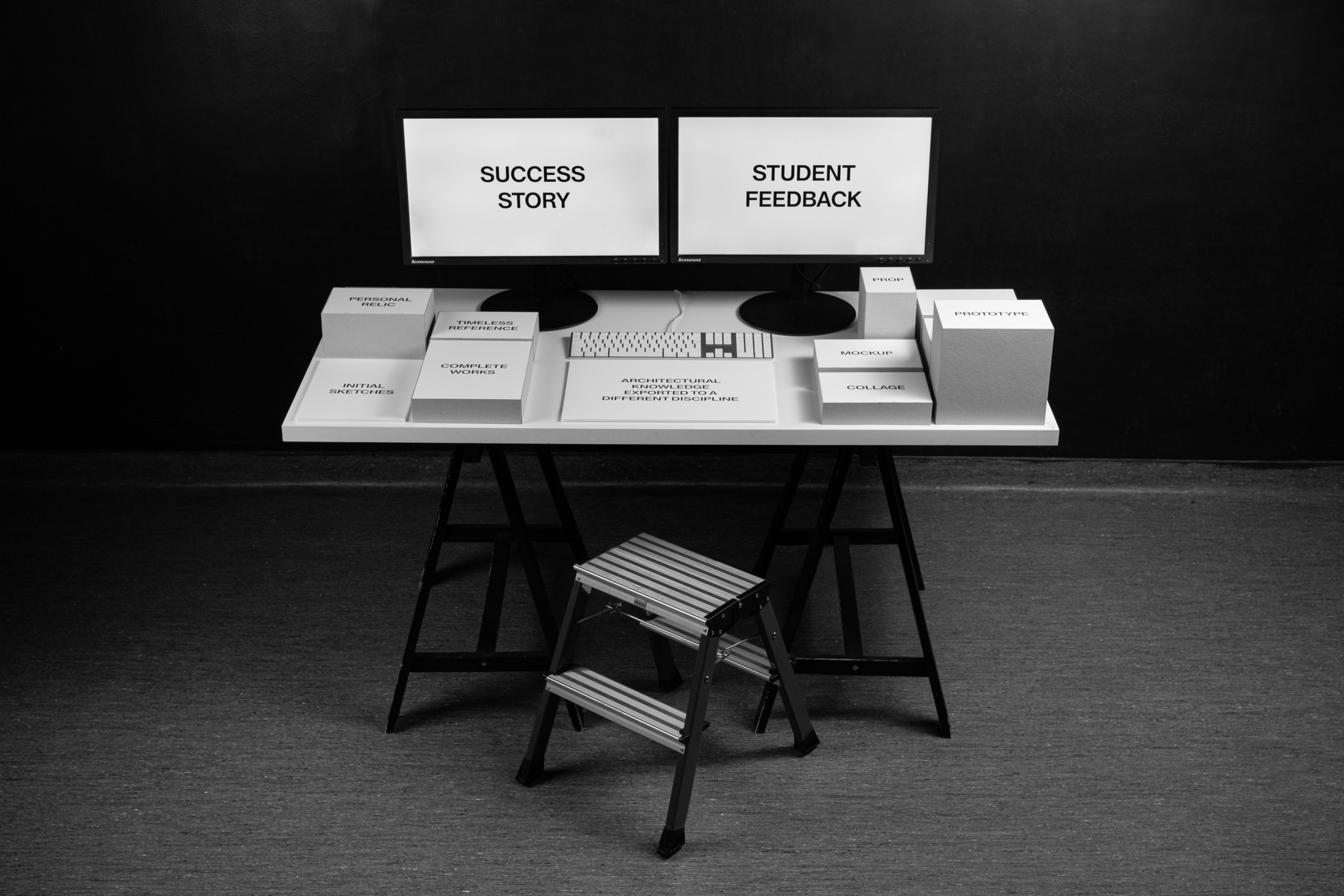 Abandoned Workstation, Koncepció: Pintér Márton; Alkotók: Ingrid Manhertz, Graf András; Fotó: Novák Dorottya