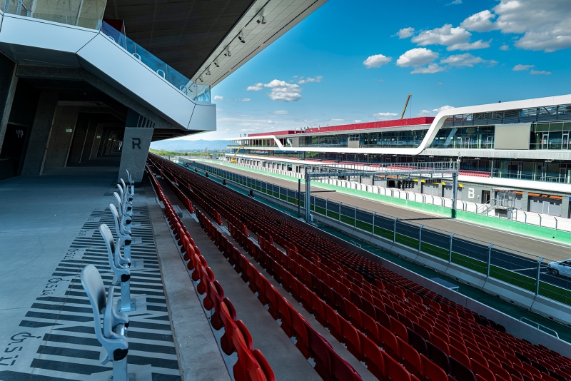 Bontás, építés, átadás a köbön a Hungaroring nagygeneráljának kétharmadánál